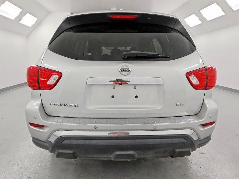 2019 Nissan Pathfinder sl
