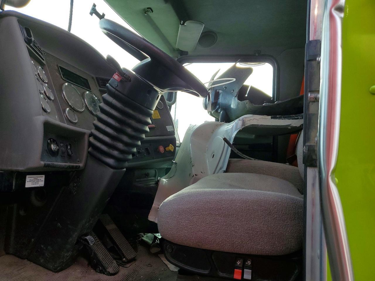 2021 Kenworth Construction T270