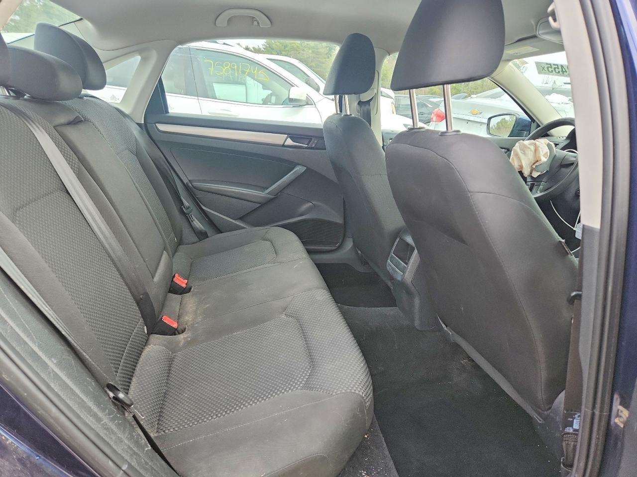 2014 Volkswagen Passat s