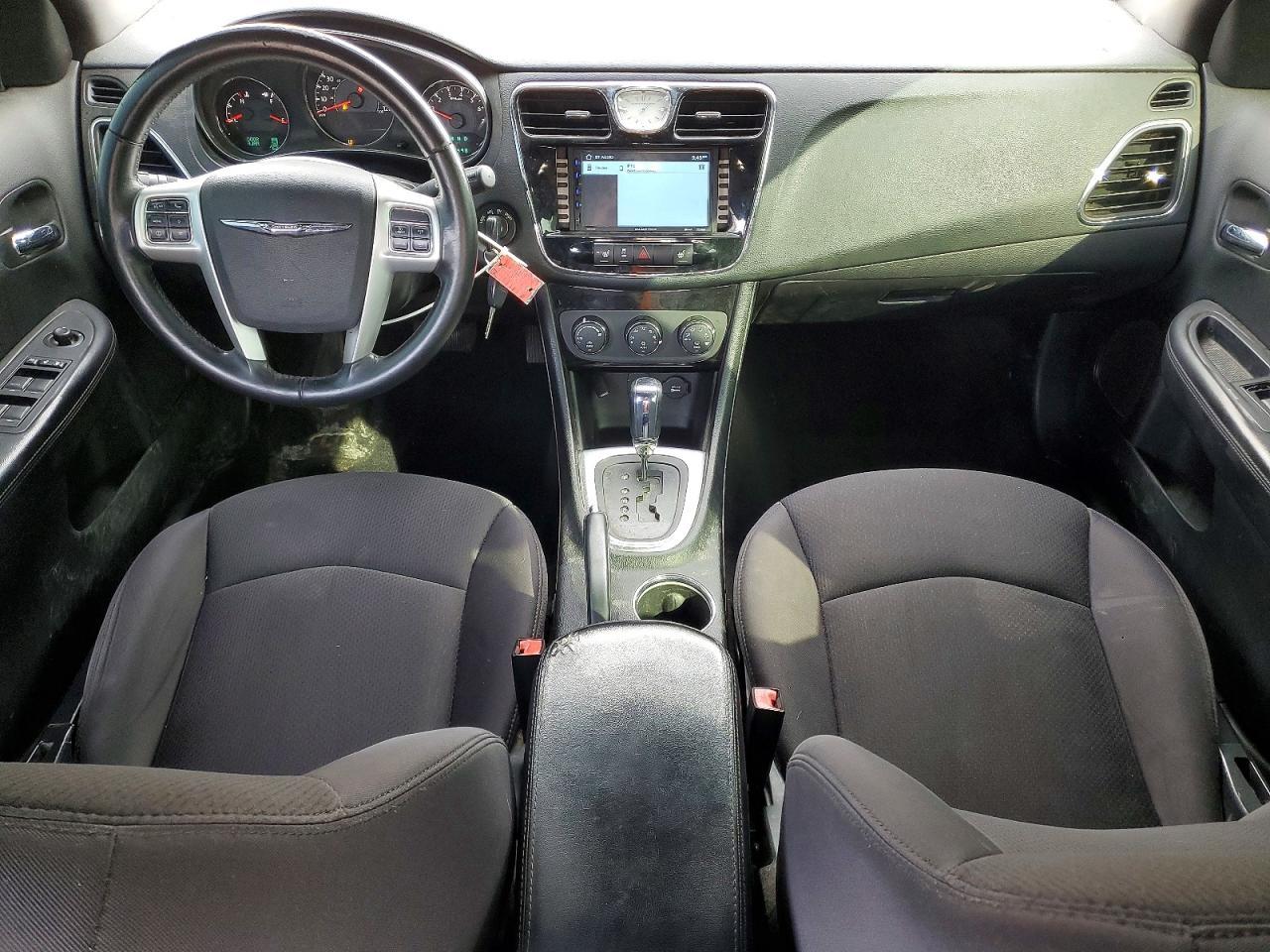 2013 Chrysler 200 Touring