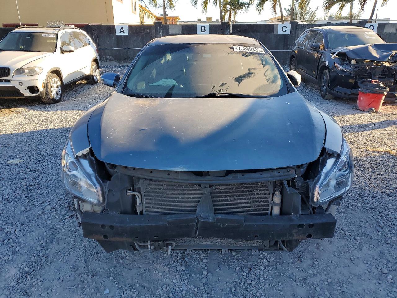 2012 Nissan Maxima s