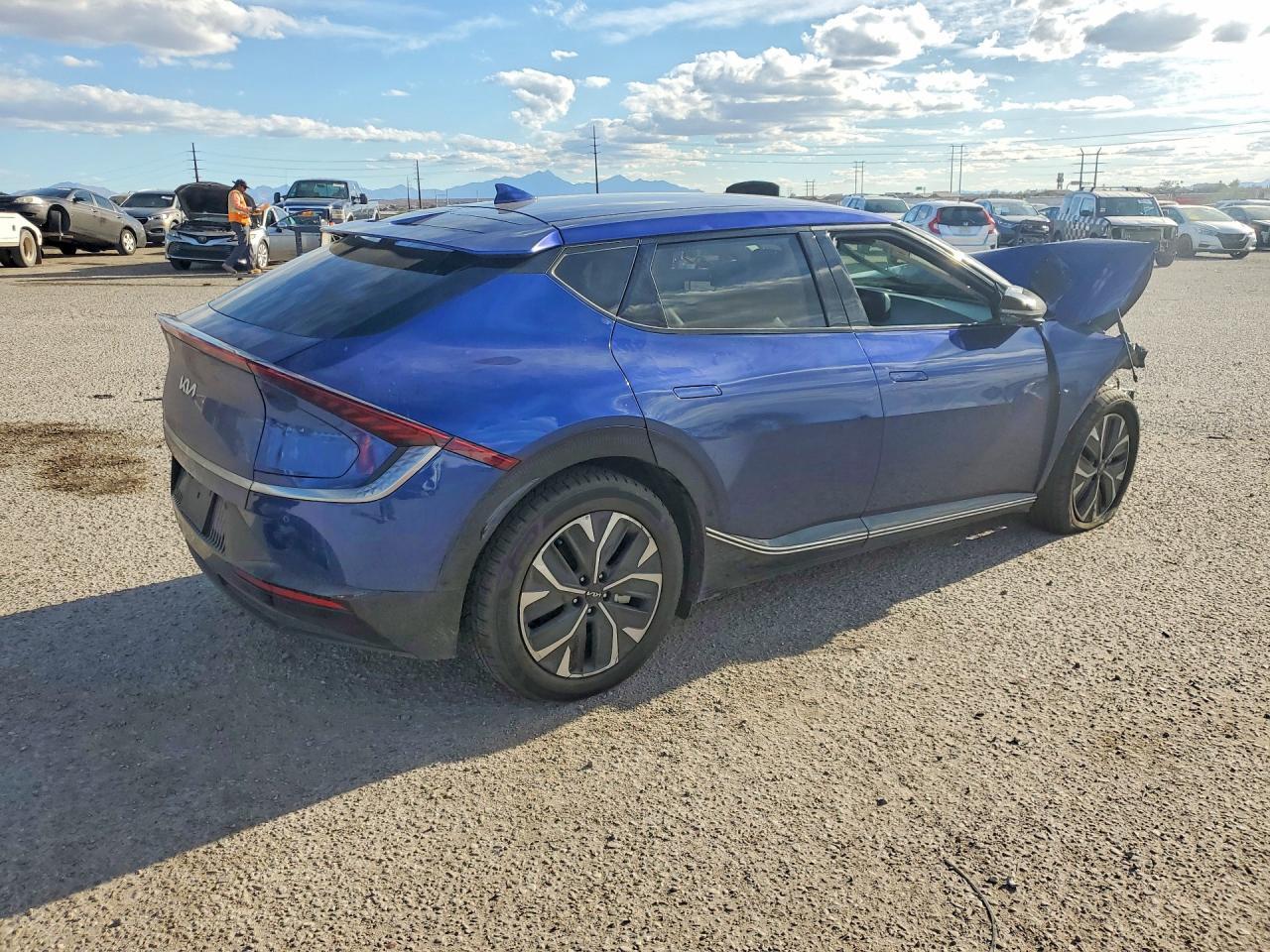 2023 KIA EV6 Light