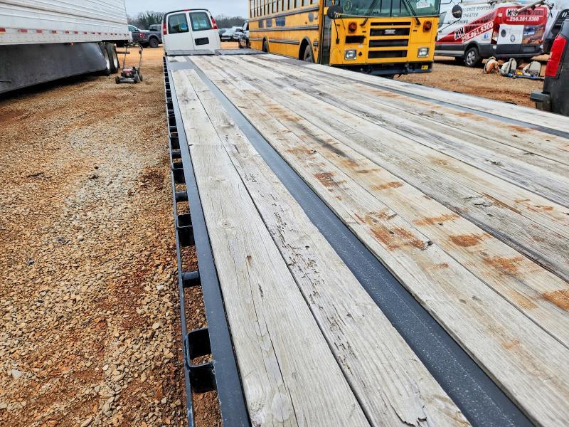 2023 Big Tex 14GN-35+5 Equipment Trailer