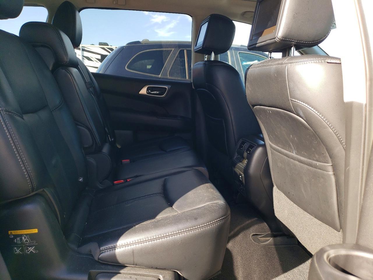 2017 Nissan Pathfinder s