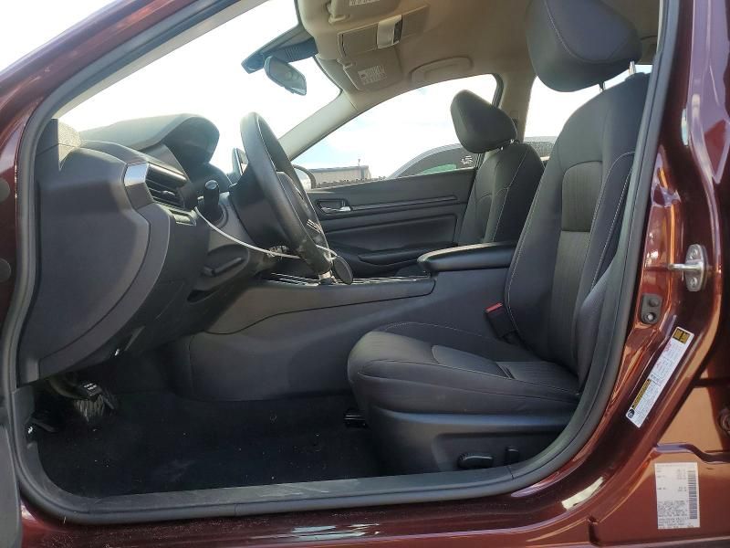 2024 Nissan Altima sv