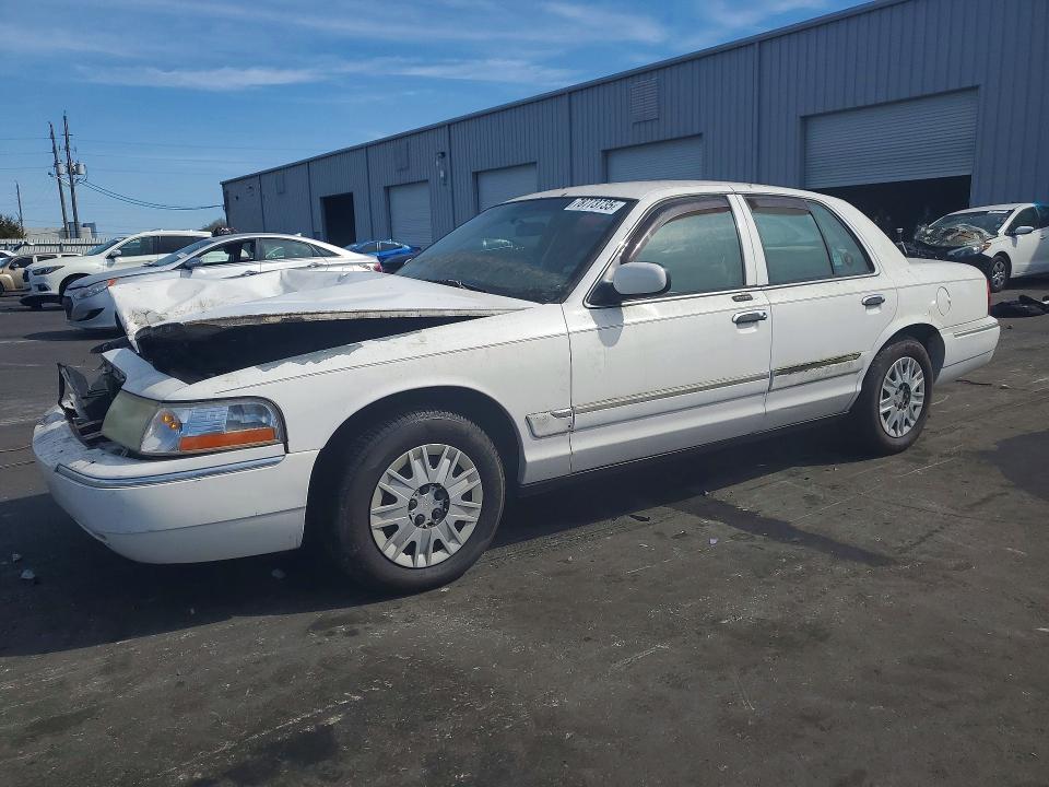 2005 Mercury Grand Marquis gs