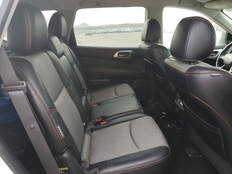 2020 Nissan Pathfinder sv