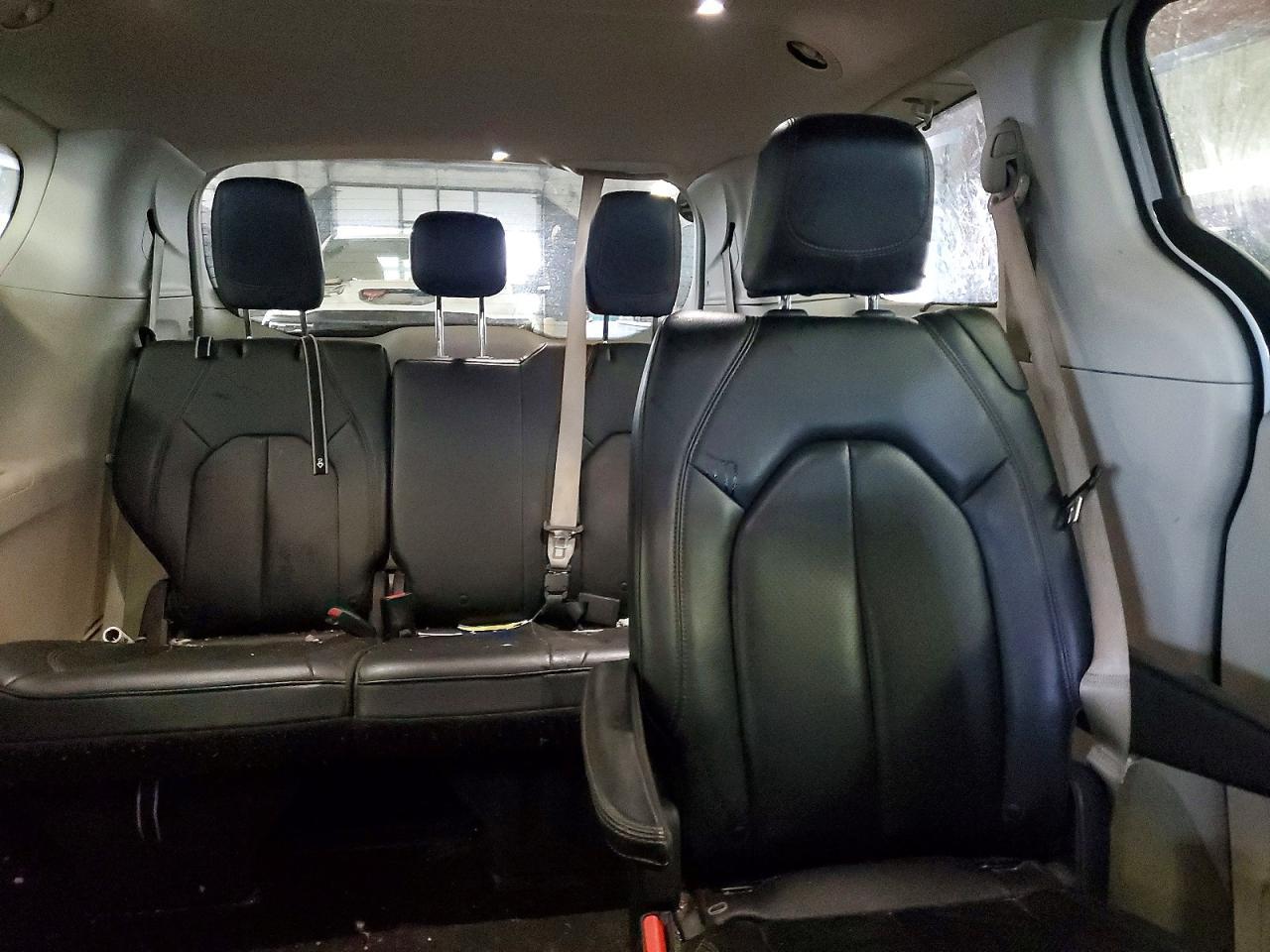 2020 Chrysler Pacifica Touring l