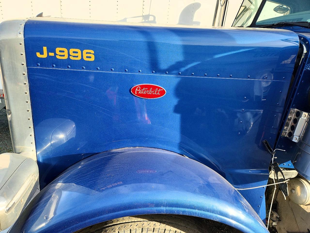 2016 Peterbilt 389 Semi Truck