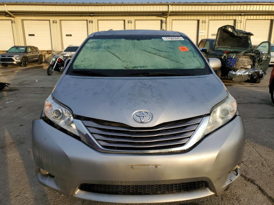 2015 Toyota Sienna xle