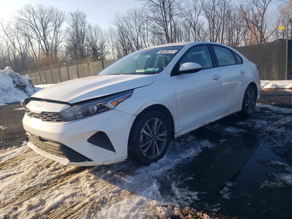 2023 KIA Forte lxs