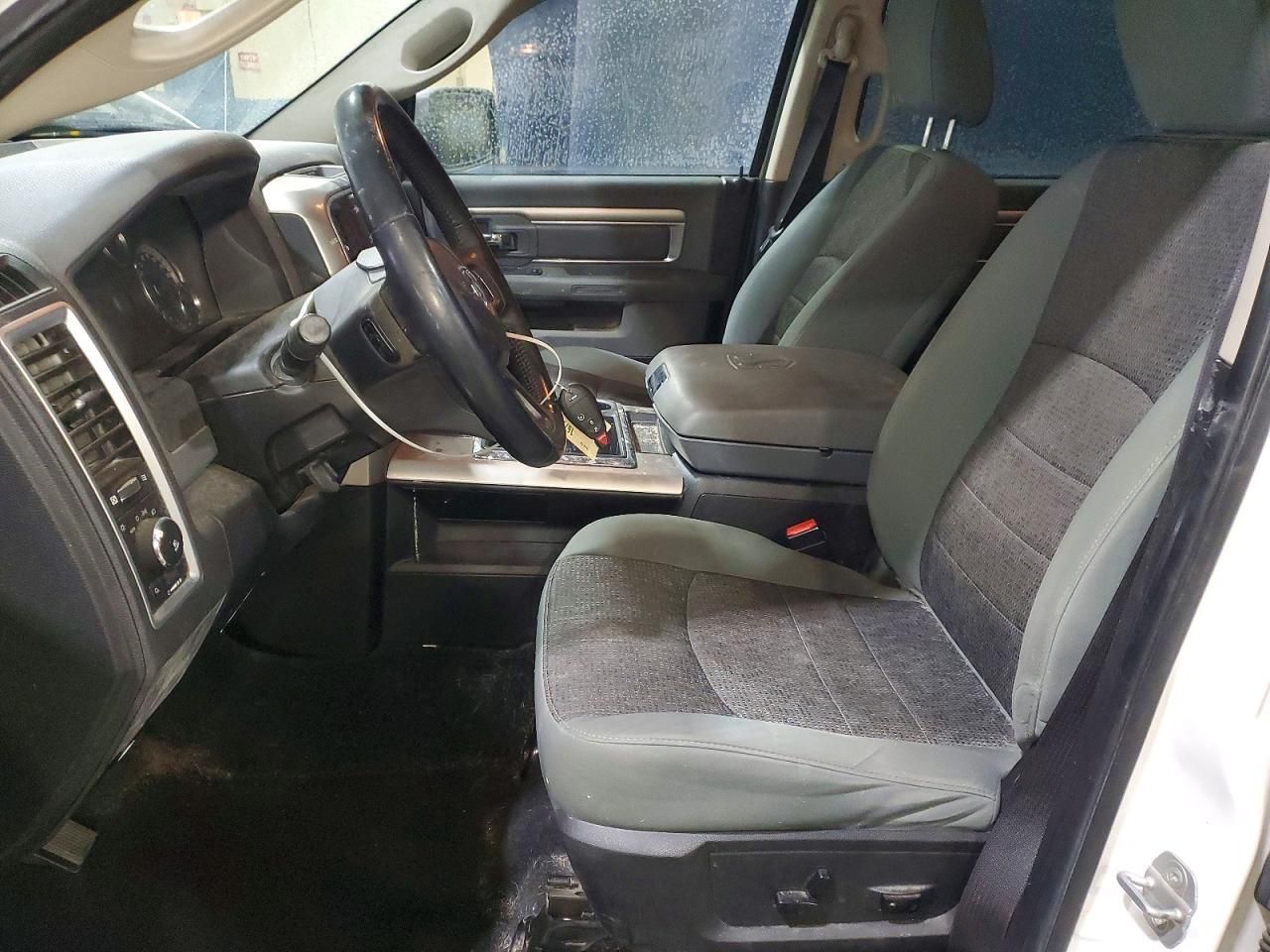 2013 Dodge Ram 1500 slt