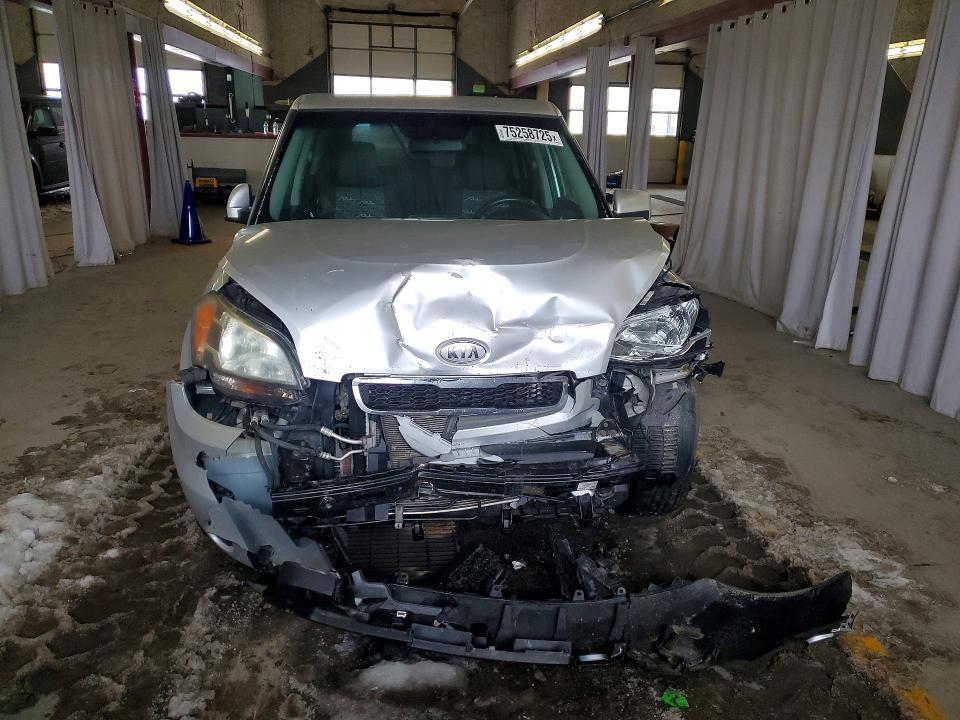 2011 KIA Soul +