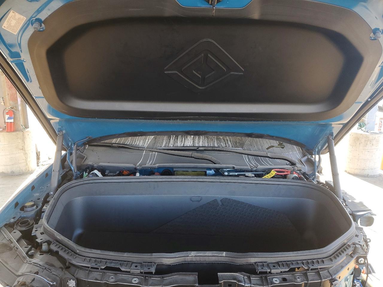 2024 Rivian R1S Adventure