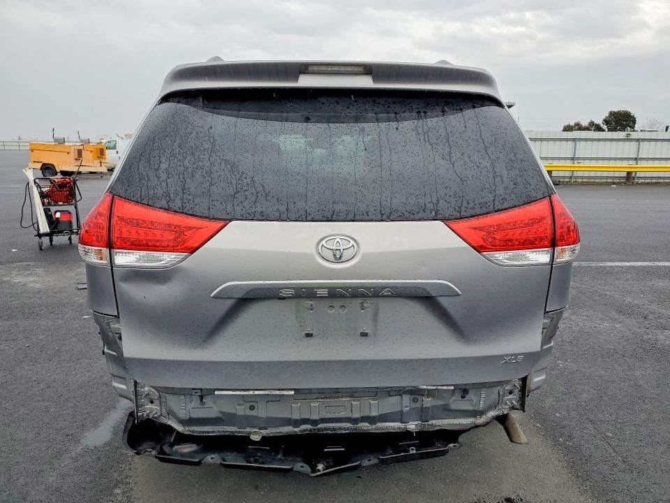2012 Toyota Sienna xle