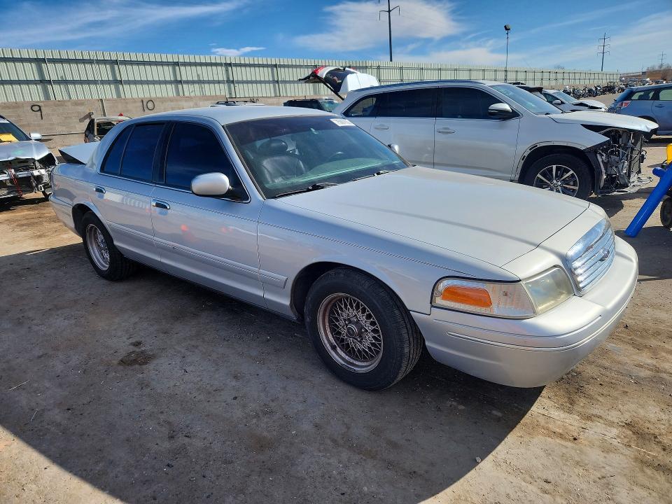 2001 Ford Crown Victoria lx