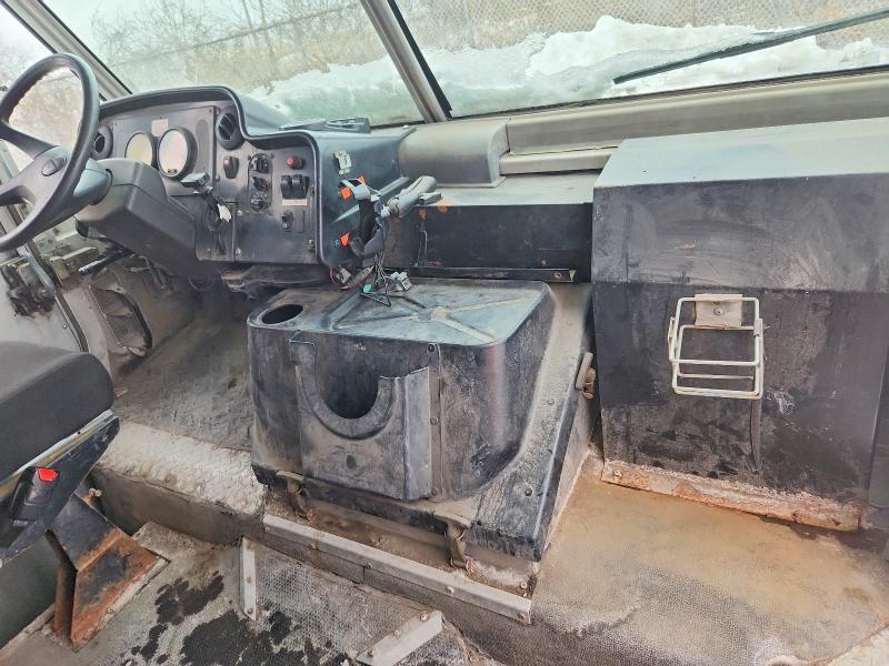 2004 Freightliner Chassis M Line WALK-IN Van