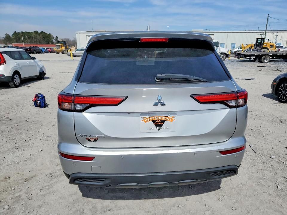 2022 Mitsubishi Outlander es