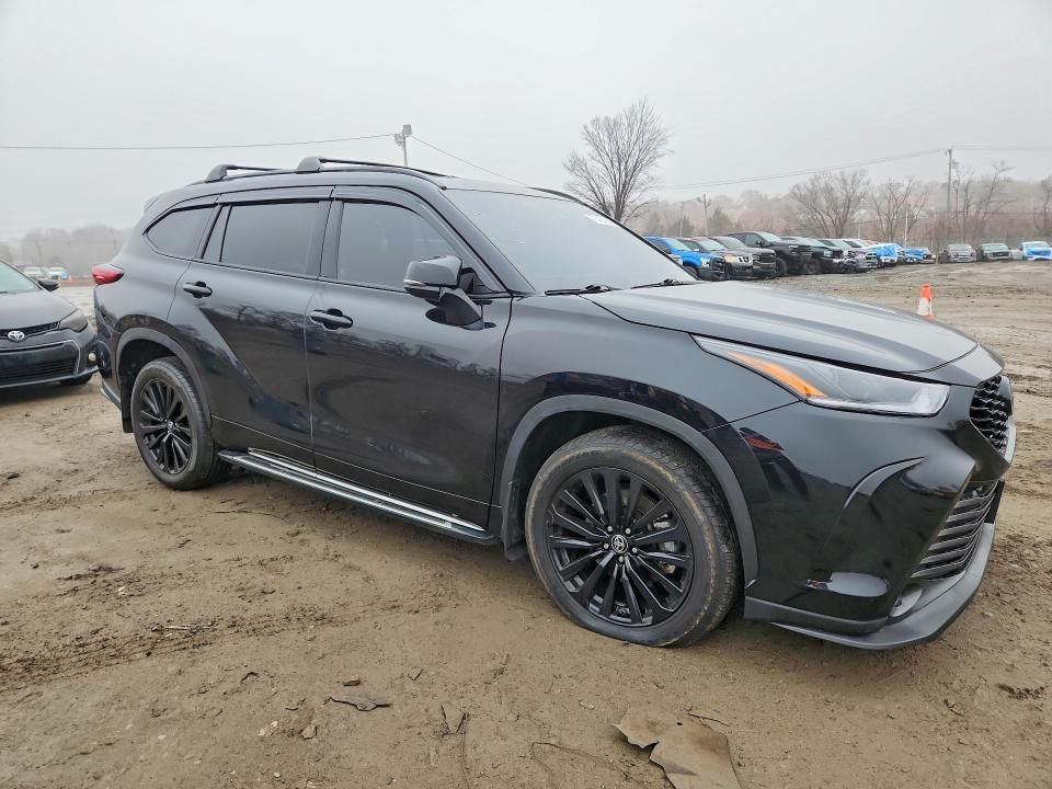 2021 Toyota Highlander xse