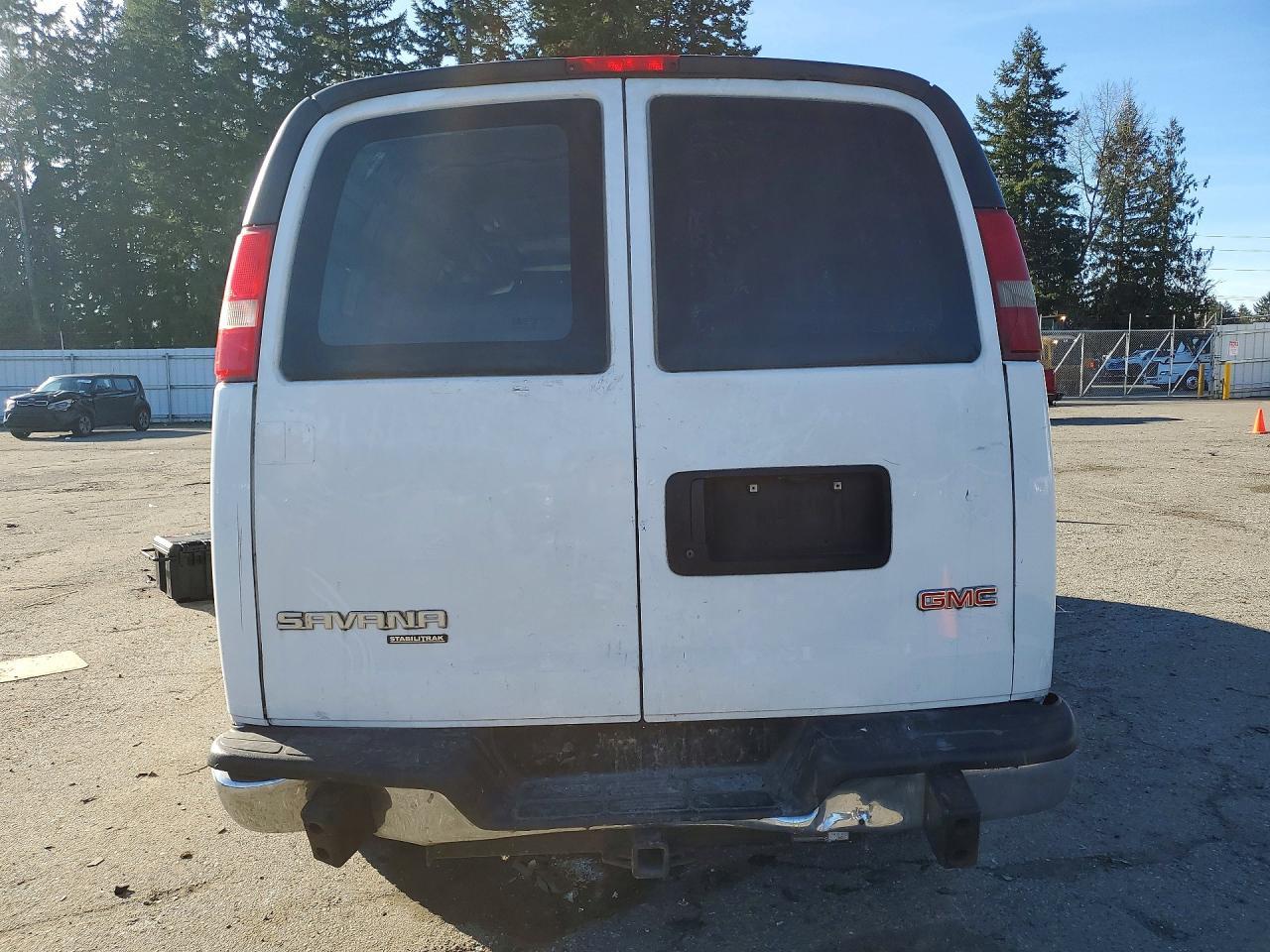 2015 GMC Savana 2500 Cargo Delivery Van