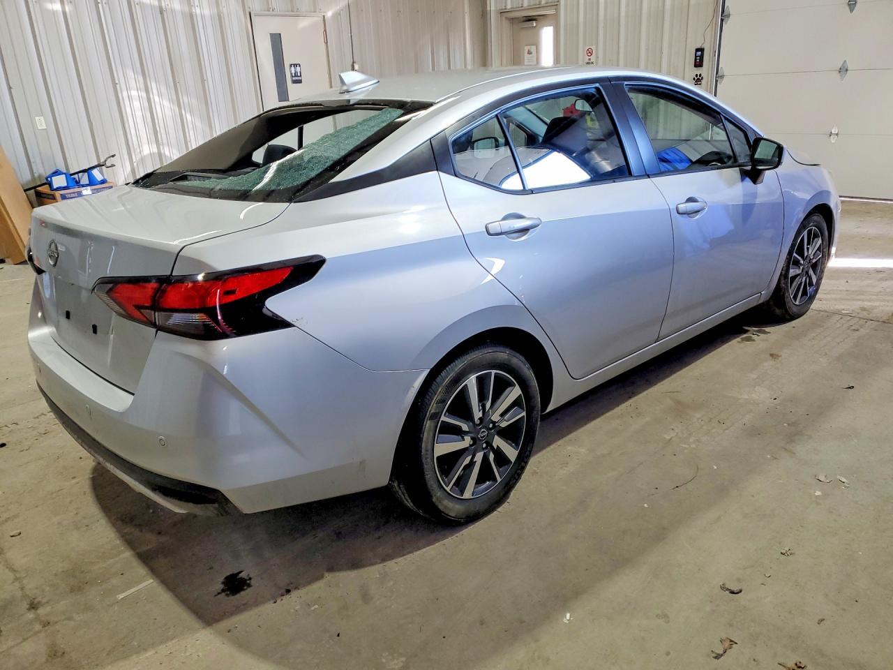 2025 Nissan Versa sv