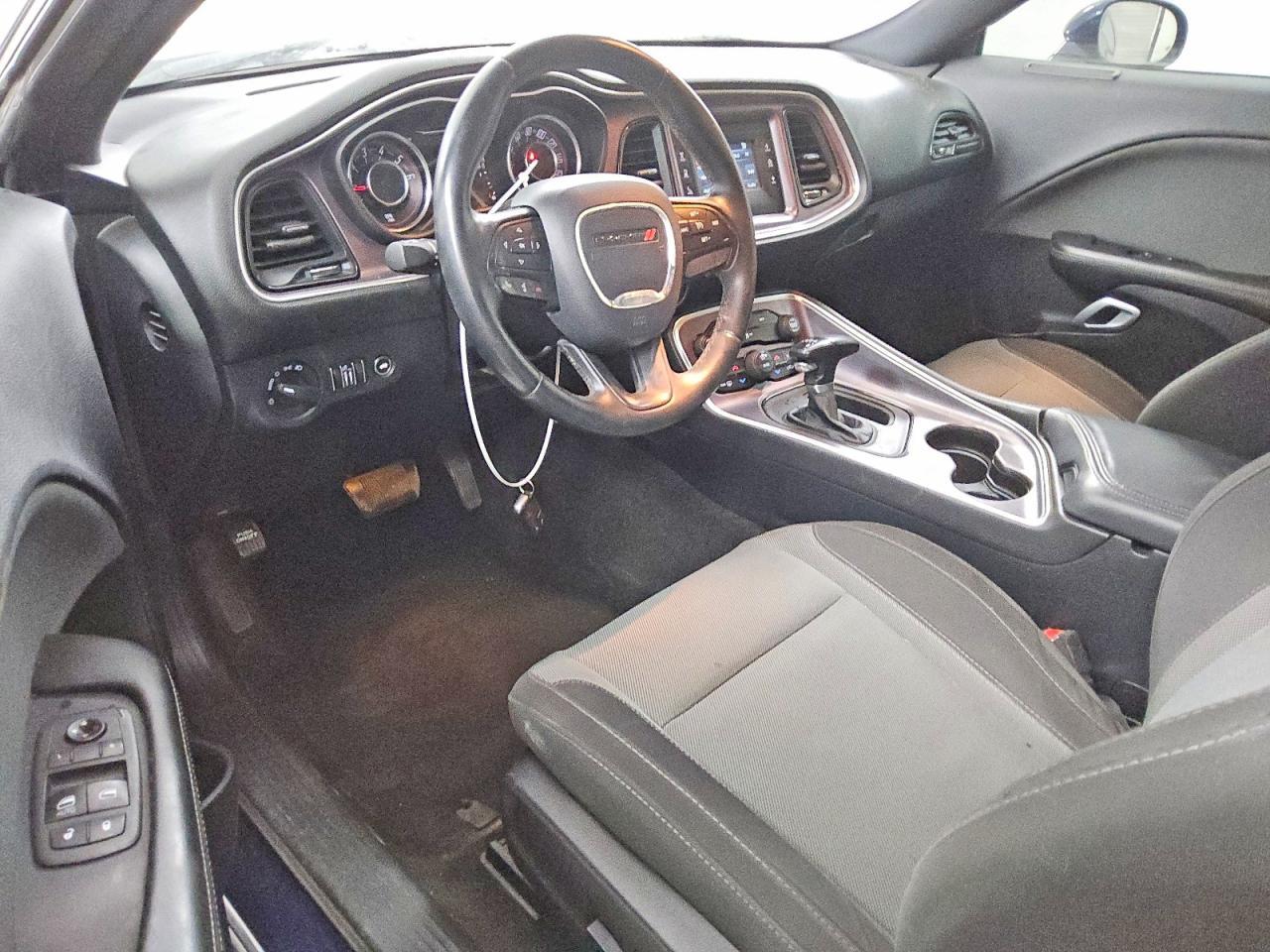 2015 Dodge Challenger sxt