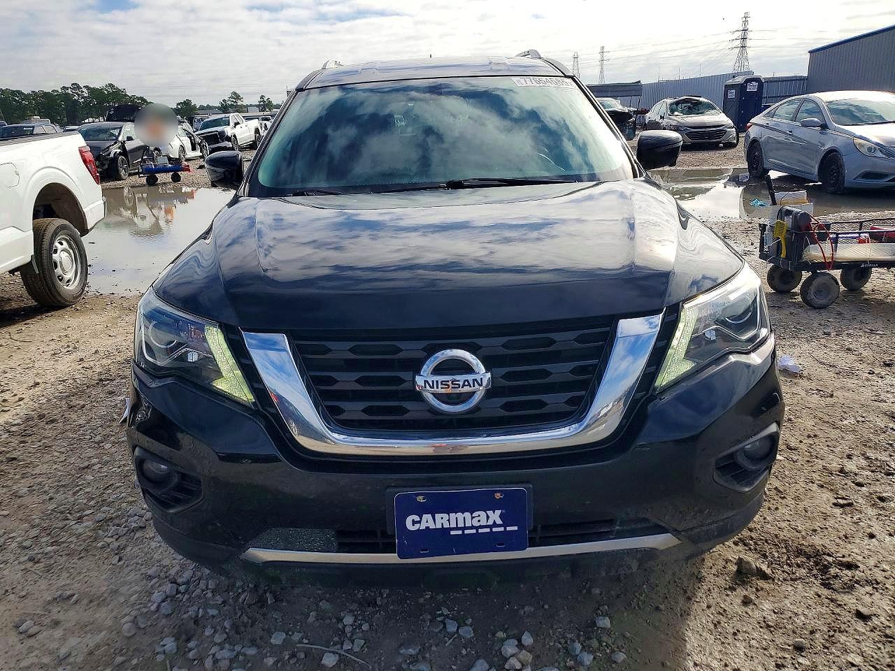 2017 Nissan Pathfinder s