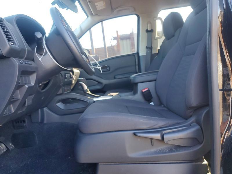 2022 Nissan Frontier s
