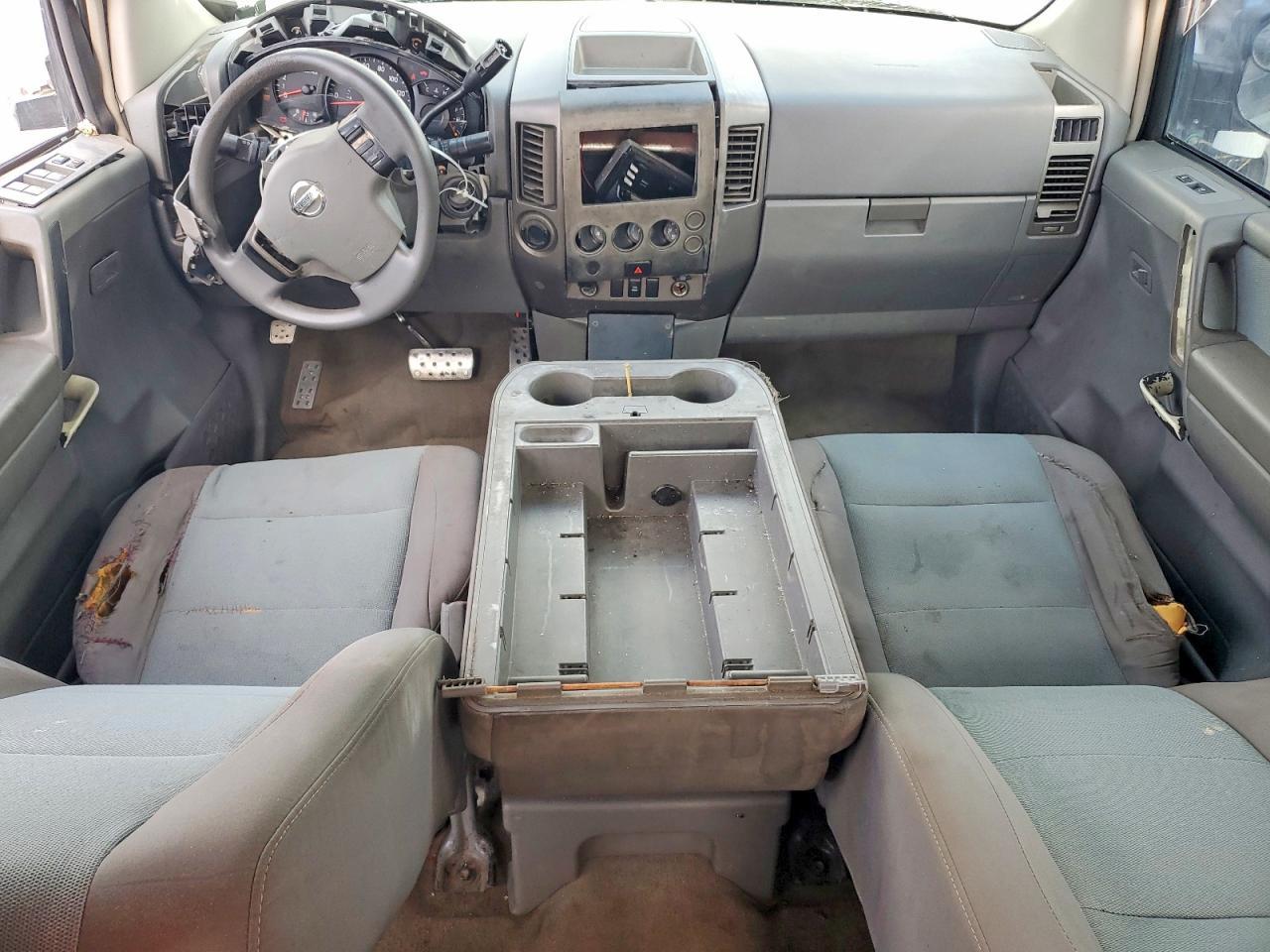 2005 Nissan Titan XE
