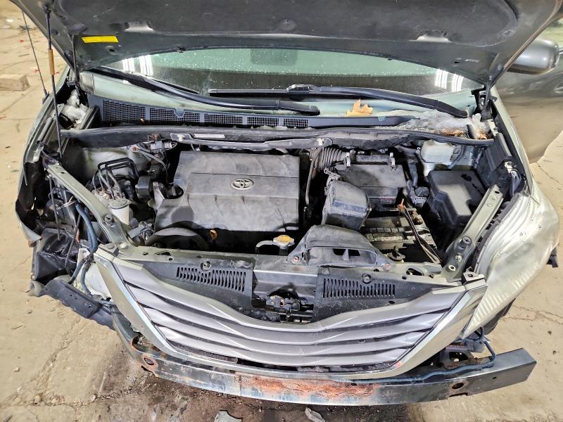 2012 Toyota Sienna xle