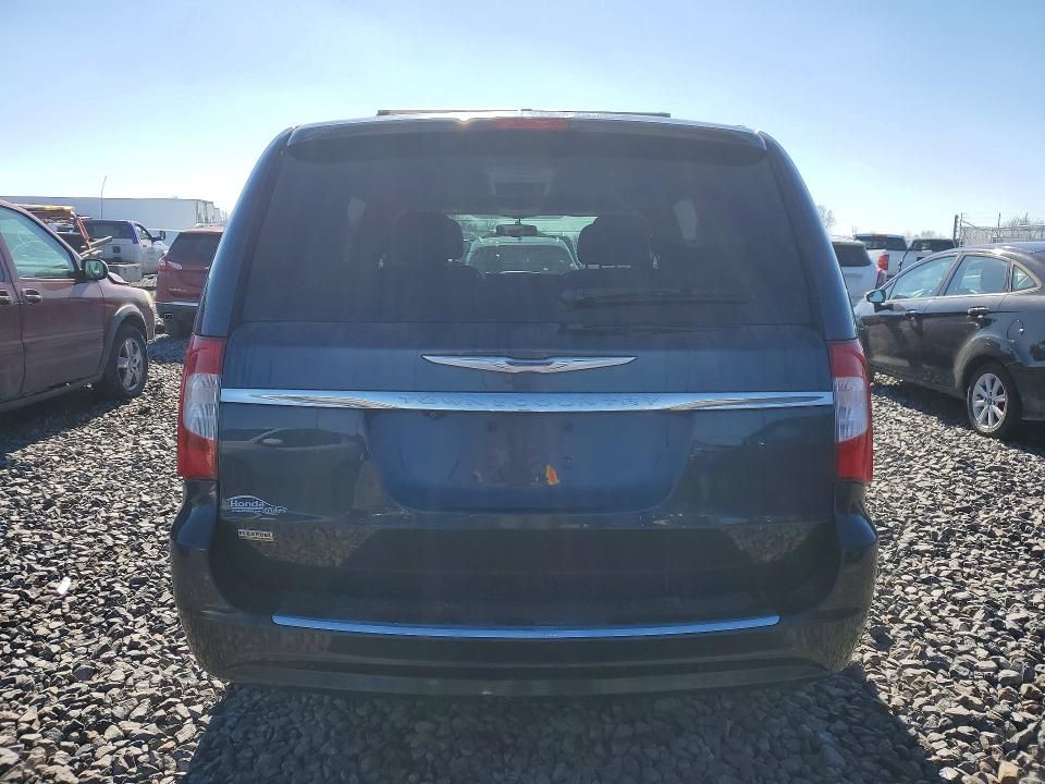 2014 Chrysler Town & Country Touring