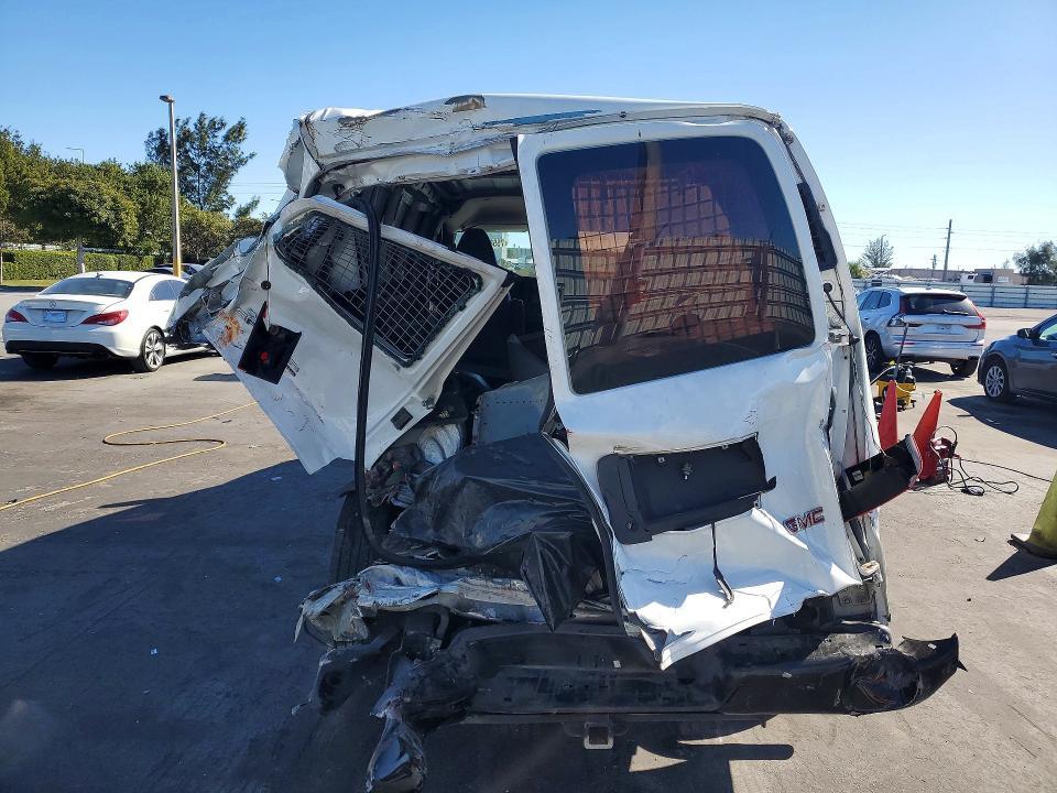 2016 GMC Savana G2500
