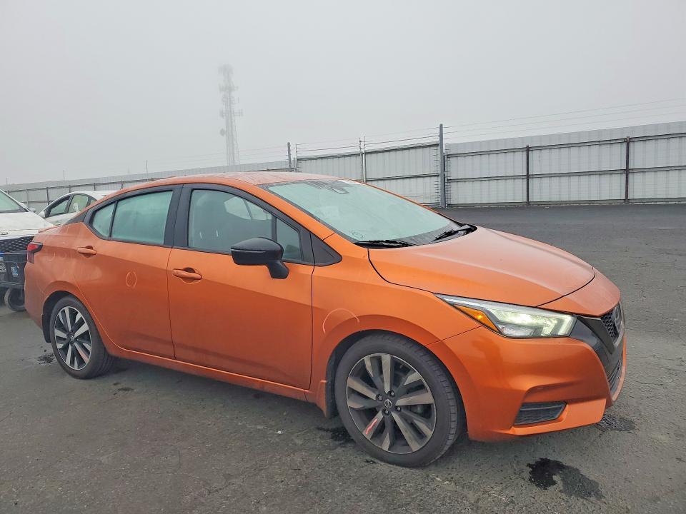 2022 Nissan Versa sr