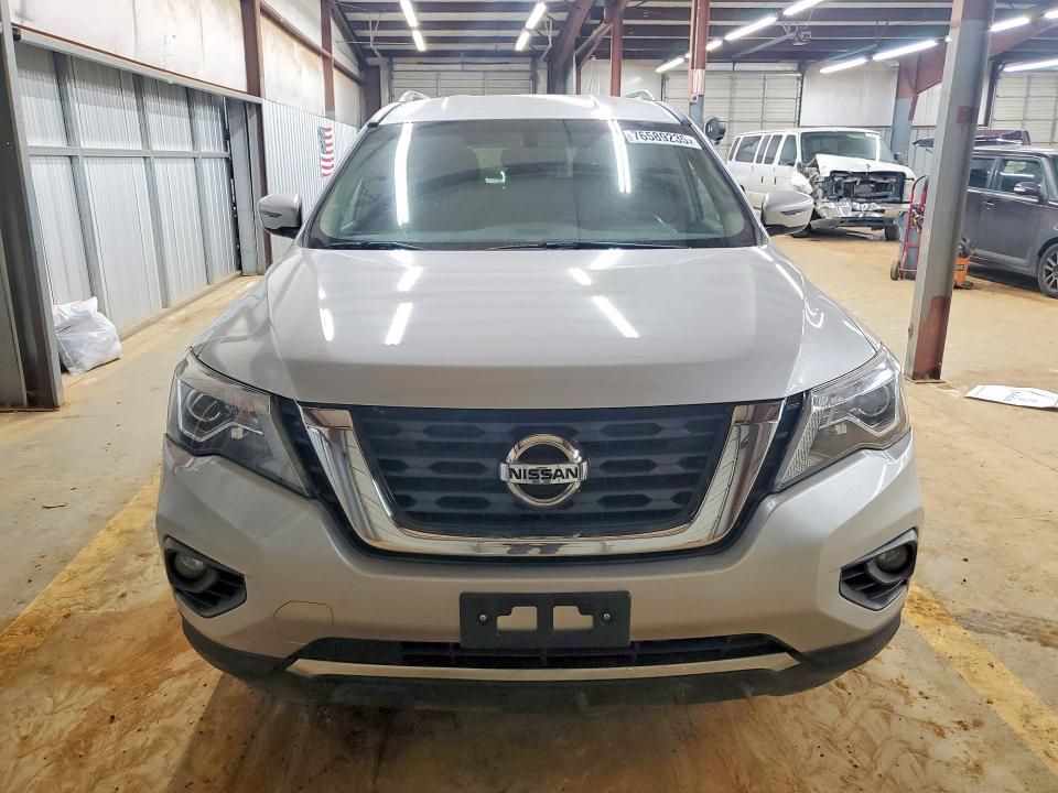 2020 Nissan Pathfinder sv