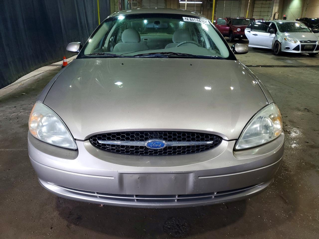 2003 Ford Taurus se
