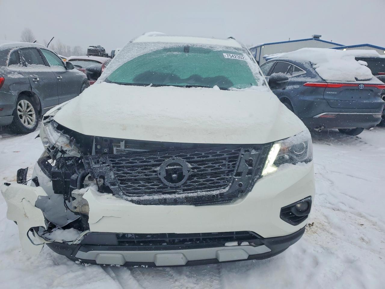 2020 Nissan Pathfinder sl
