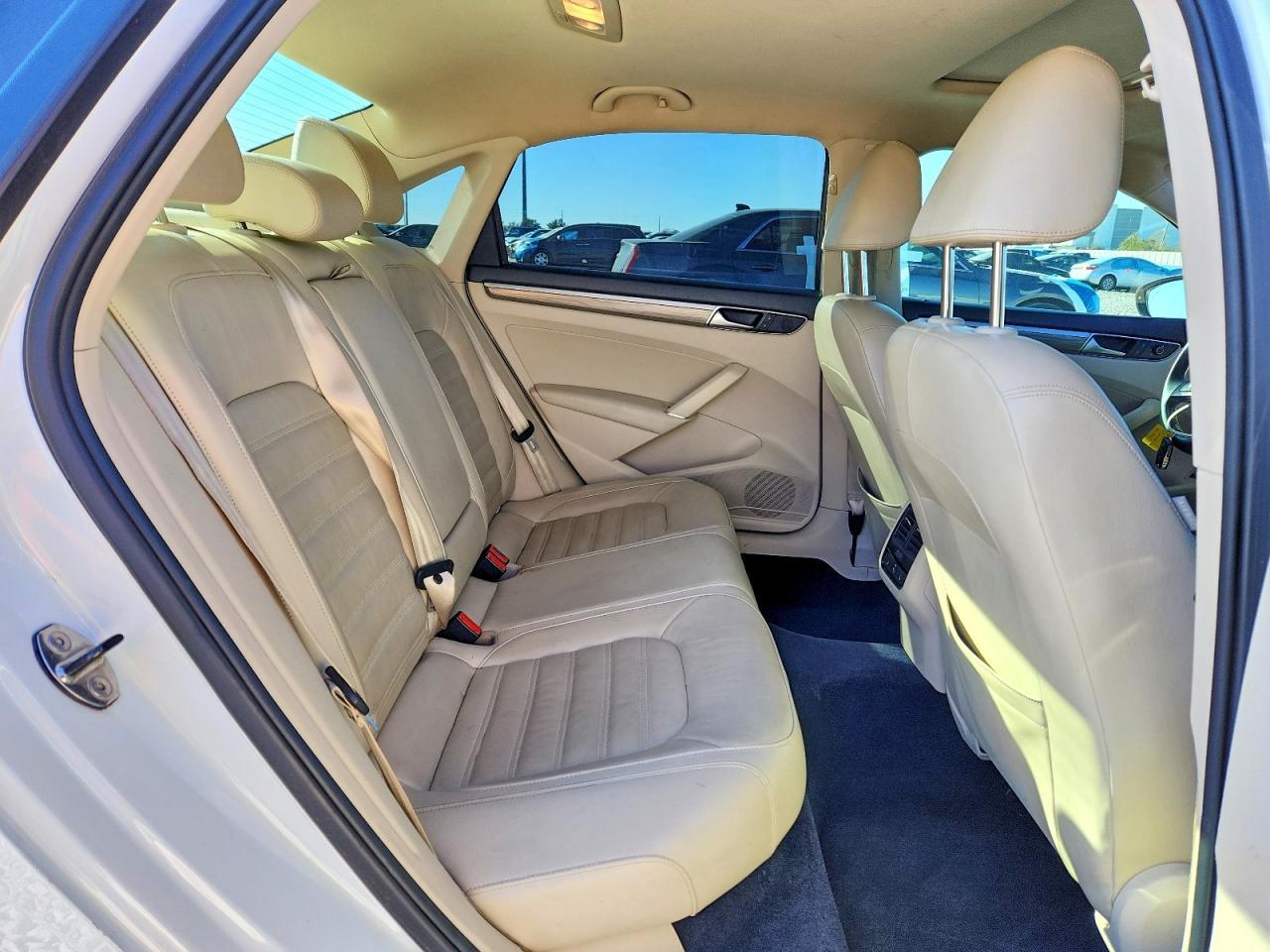 2016 Volkswagen Passat sel