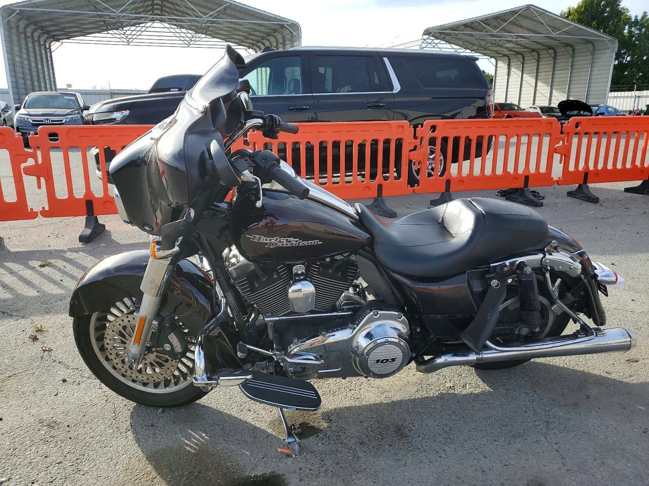 2011 Harley-Davidson Flhx
