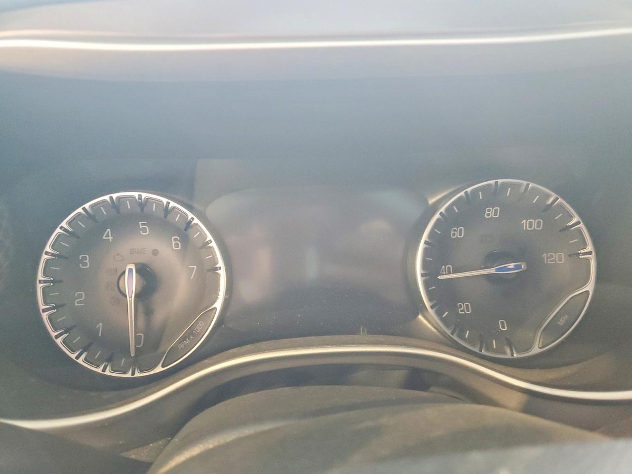 2025 Chrysler Voyager lx