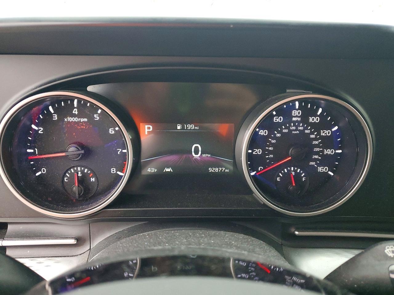 2023 KIA Carnival lx