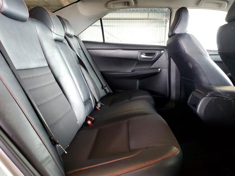 2016 Toyota Camry se