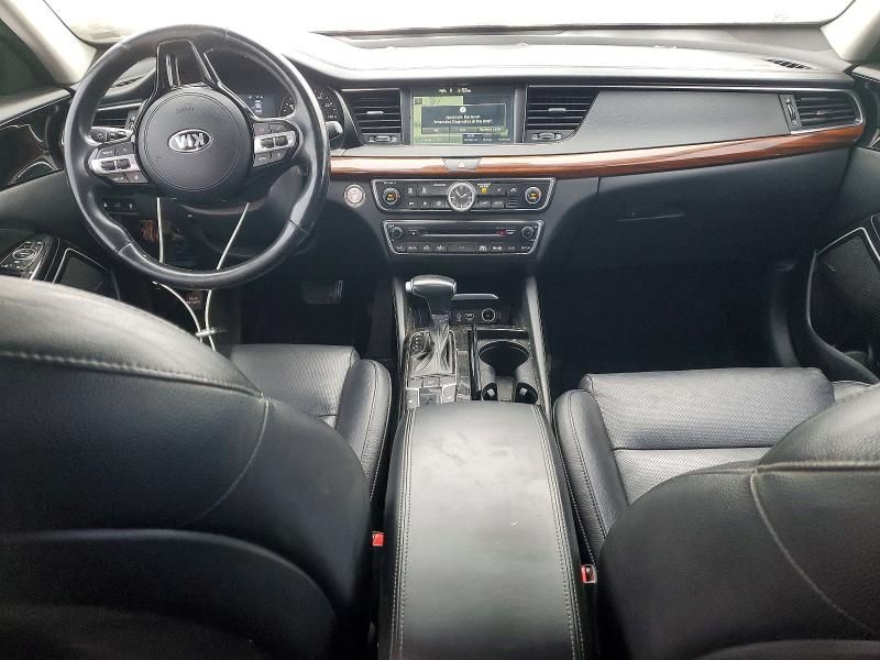 2017 KIA Cadenza Premium
