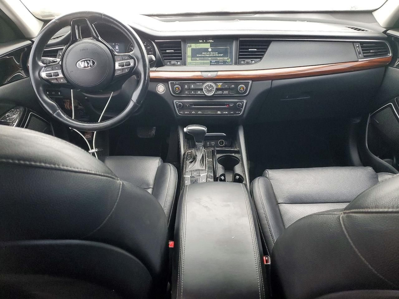 2017 KIA Cadenza Premium