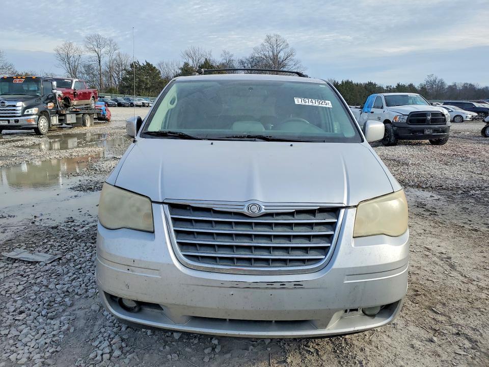 2010 Chrysler Town & Country Touring