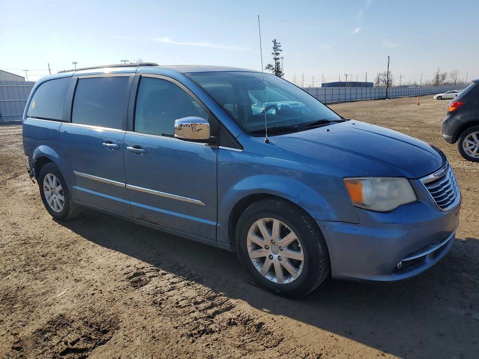 2011 Chrysler Town & Country Touring l