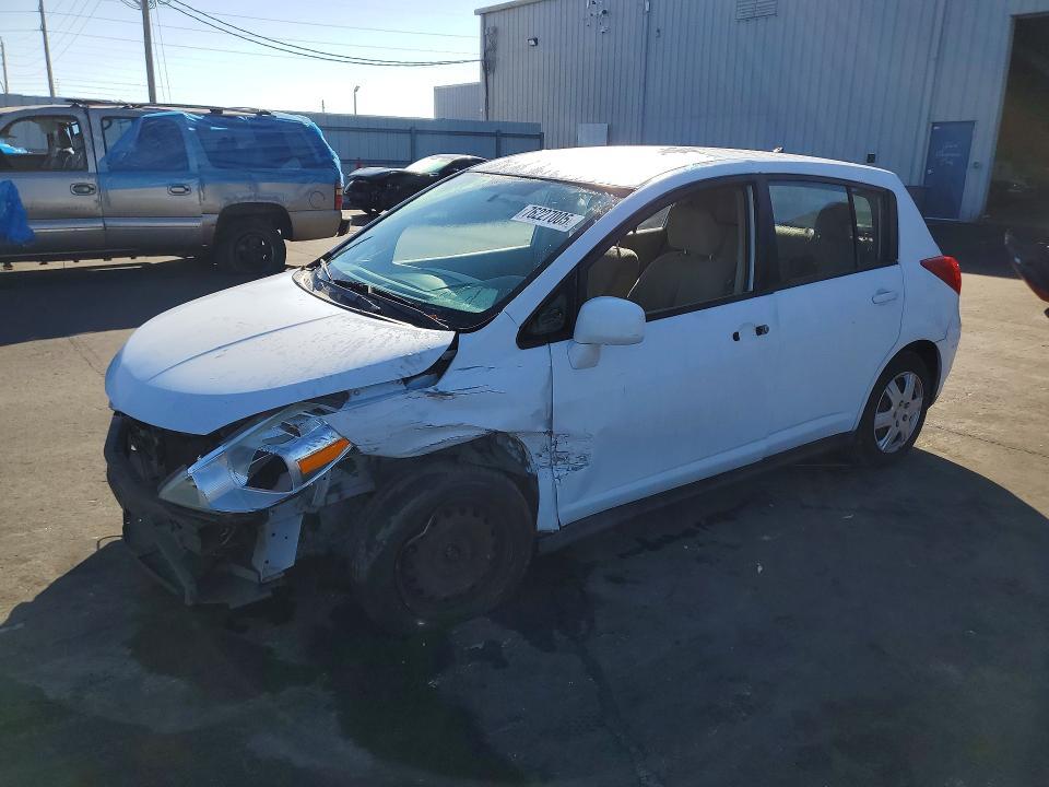2011 Nissan Versa 1.8 s