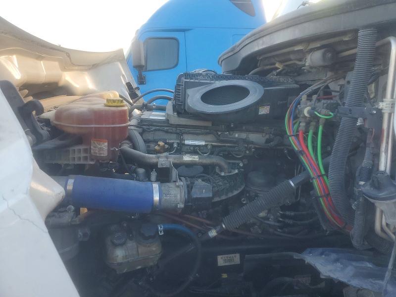 2020 Freigliner Cascadia 126