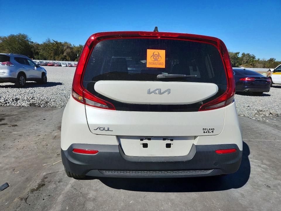 2022 KIA Soul lx