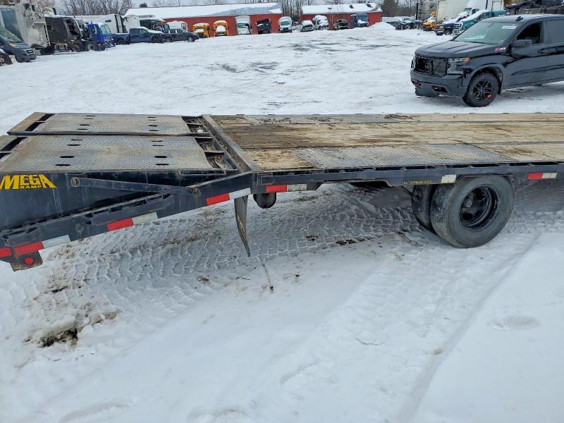 2022 Big Tex 22GN-20BK+5MR Equipment Trailer