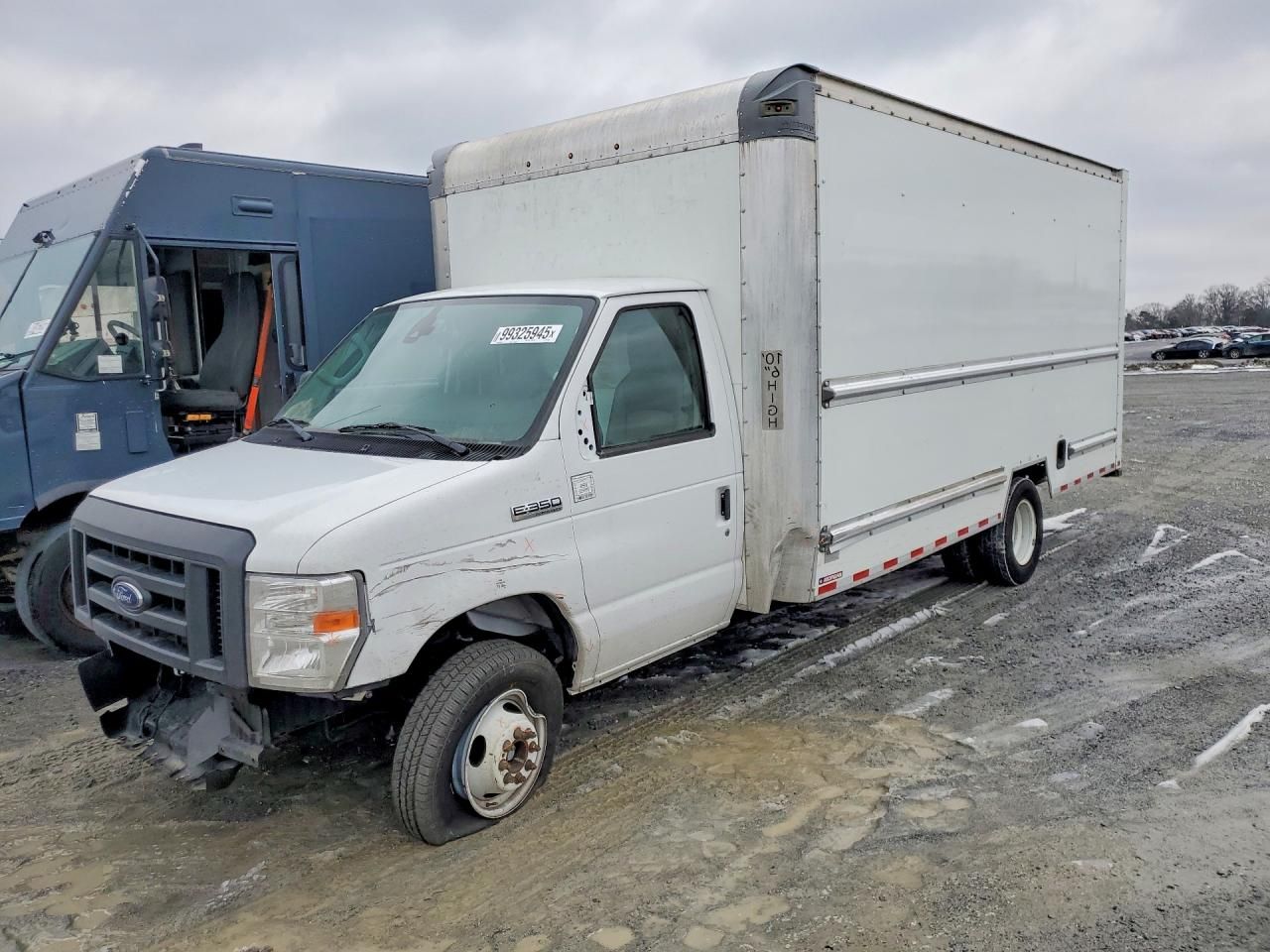 2022 Ford Econoline-BOX Truck
